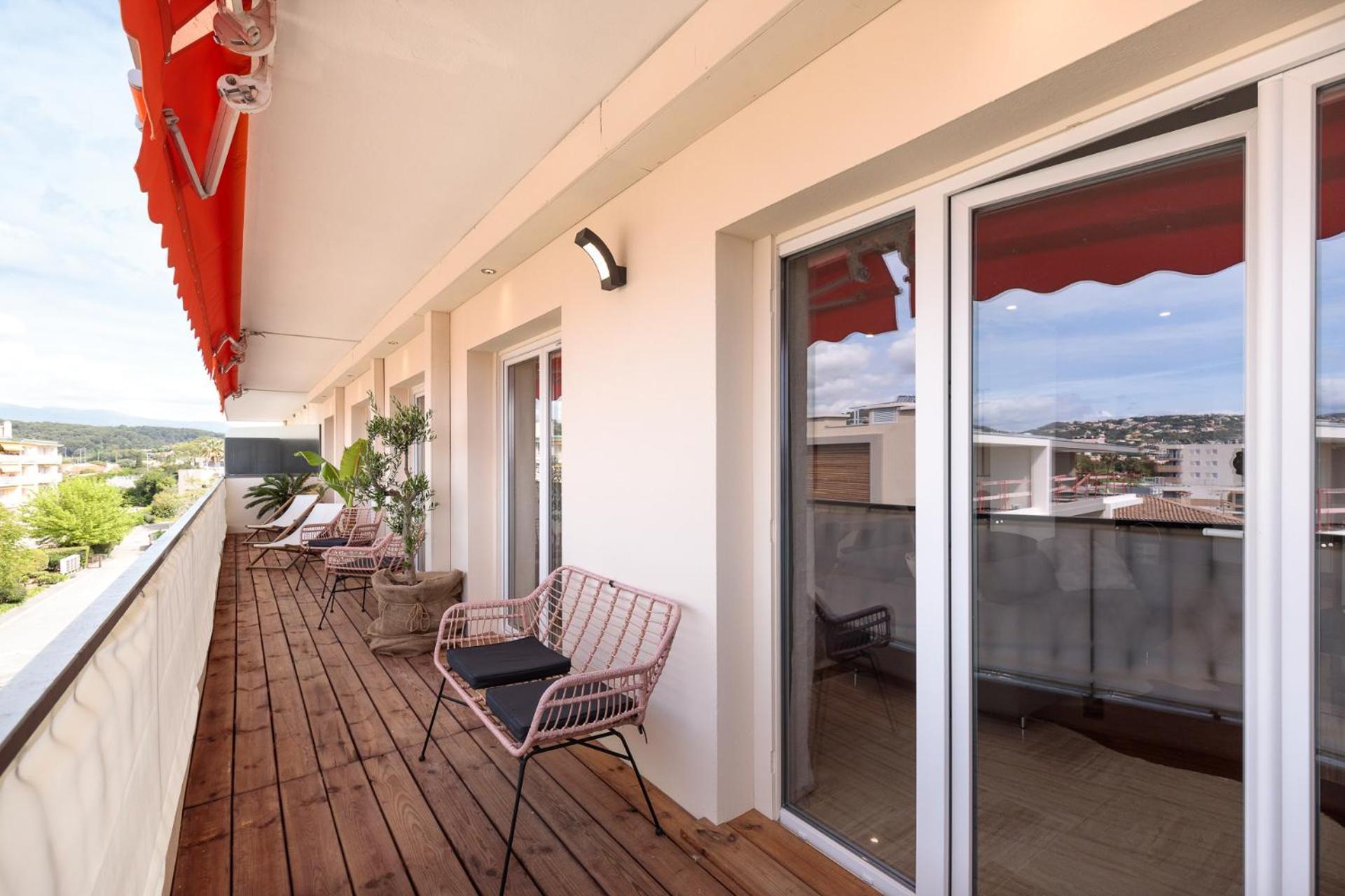 Spacieux Appartement De 114 M2 A 5 Min Des Plages - Proximite Tous Commerces Et Transports Antibes Luaran gambar