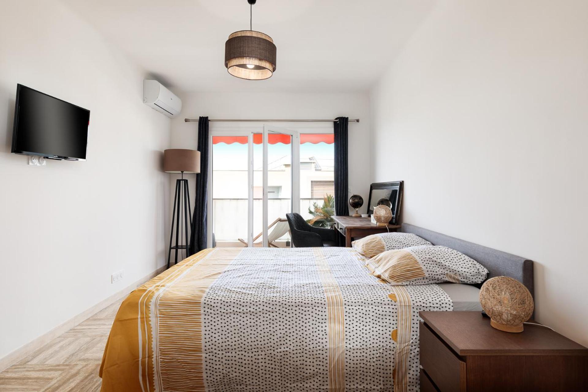 Spacieux Appartement De 114 M2 A 5 Min Des Plages - Proximite Tous Commerces Et Transports Antibes Luaran gambar